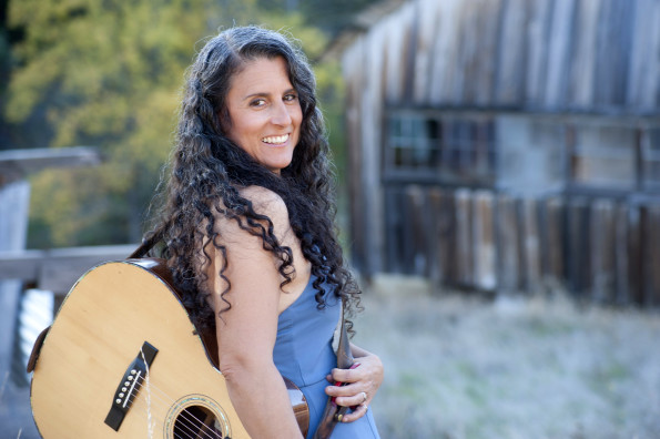 10/21/2016: Alice DiMicele @ The Applegate River Lodge